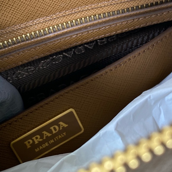 New Prada Galleria Saffiano Leather LARGE Bag NEW! - Picture 14 of 14